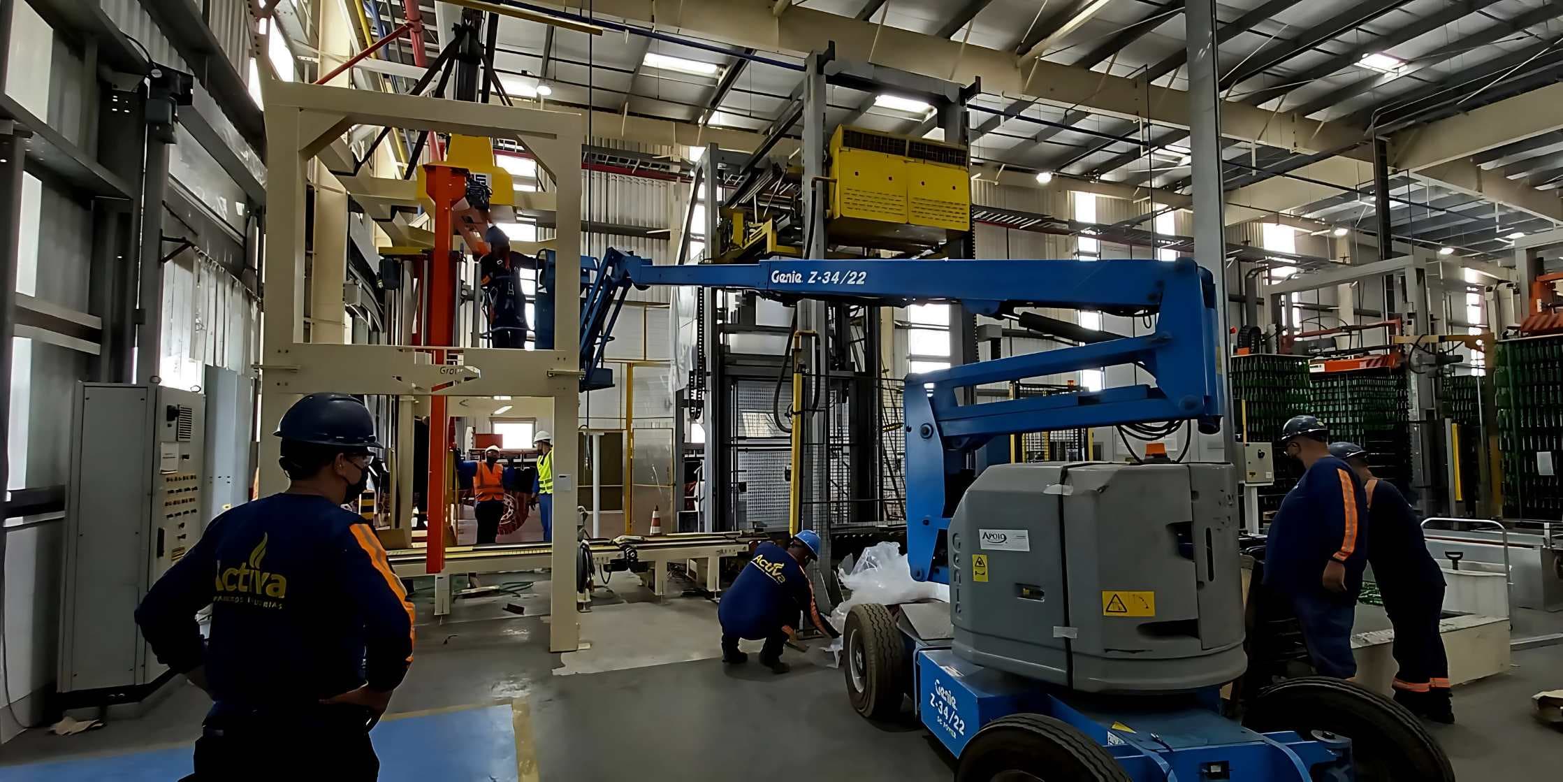 Equipe Activa em operação industrial com equipamentos e manutenção em campo